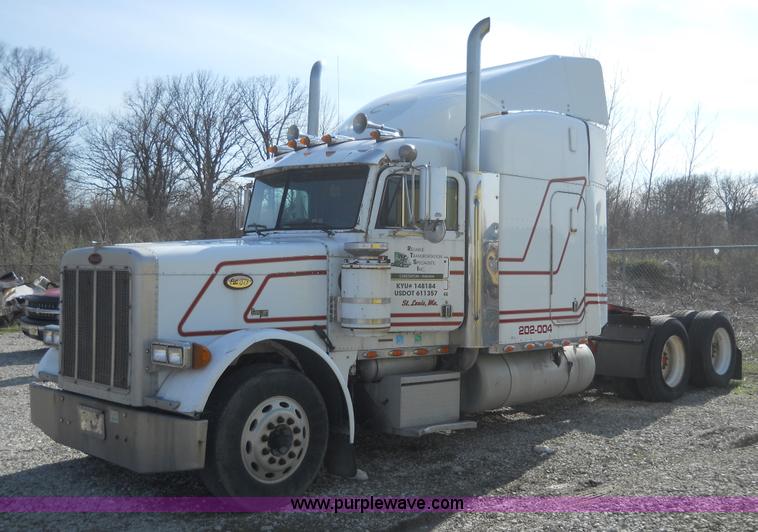 image for item 7846 2000 Peterbilt 379 semi truck