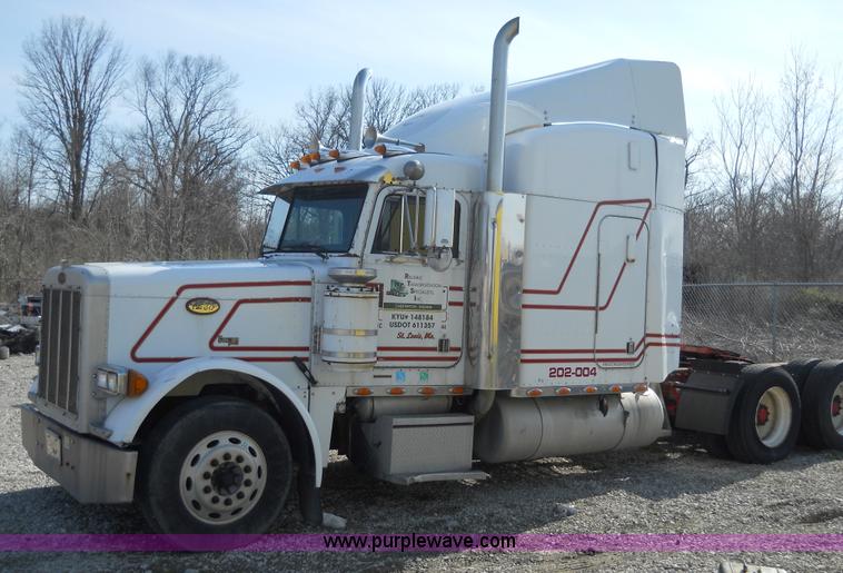 image for item 7846 2000 Peterbilt 379 semi truck