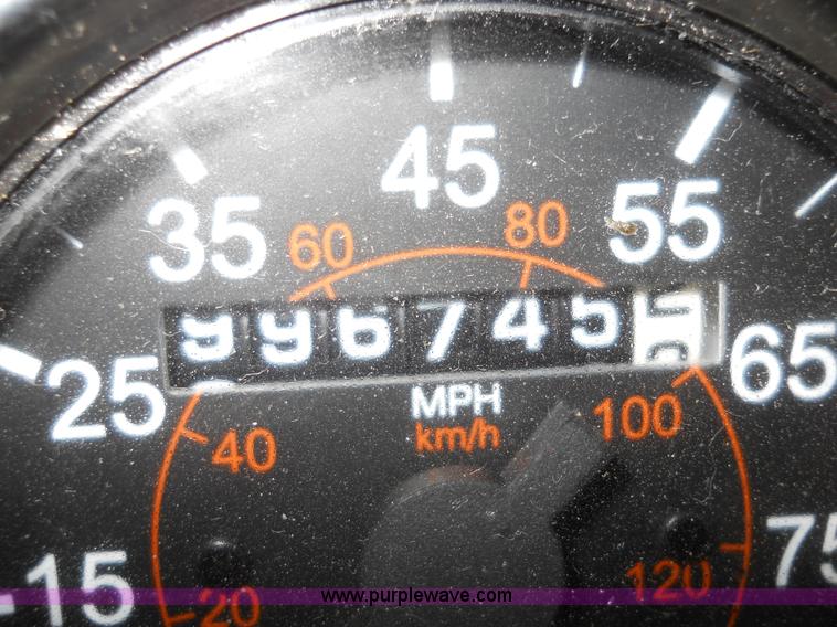 image for item 7846 2000 Peterbilt 379 semi truck