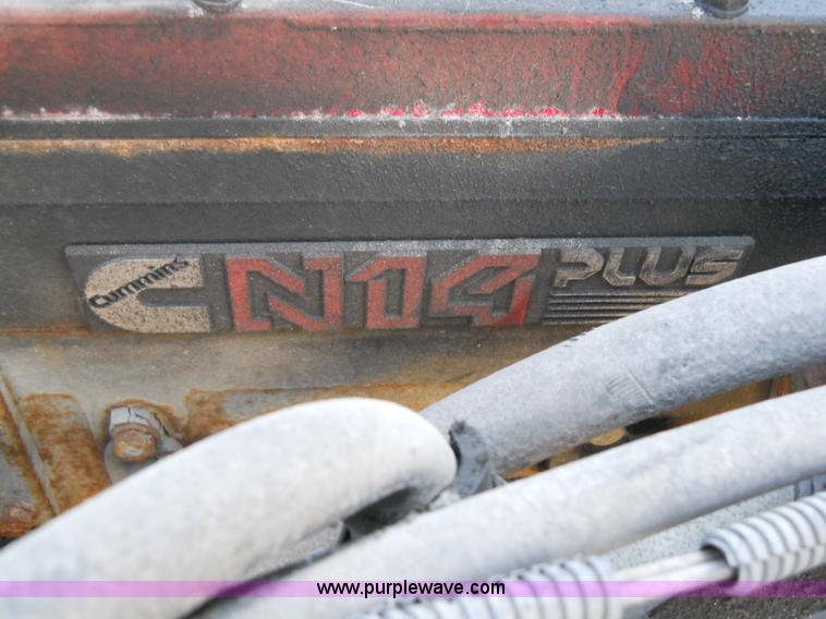 image for item 7846 2000 Peterbilt 379 semi truck