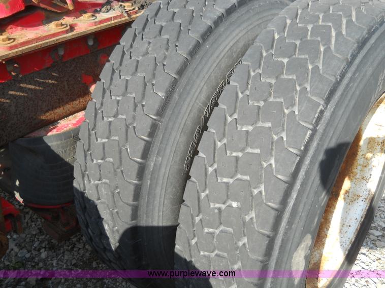 image for item 7846 2000 Peterbilt 379 semi truck