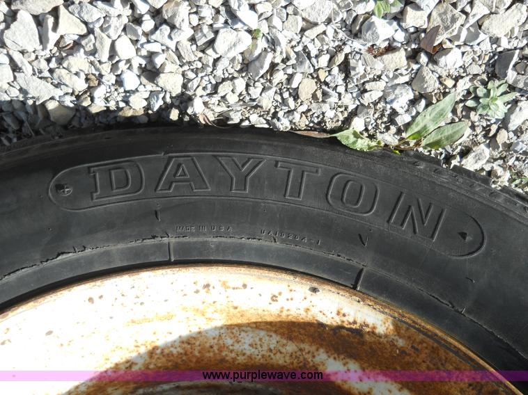 image for item 7846 2000 Peterbilt 379 semi truck