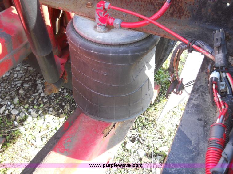 image for item 7846 2000 Peterbilt 379 semi truck