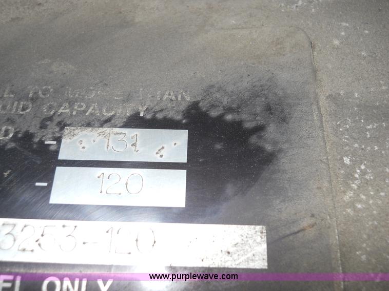 image for item 7846 2000 Peterbilt 379 semi truck