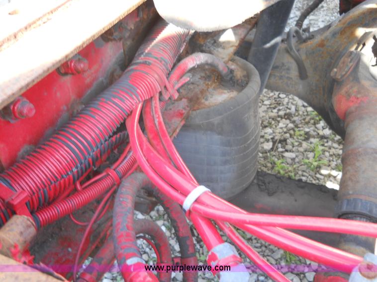 image for item 7846 2000 Peterbilt 379 semi truck