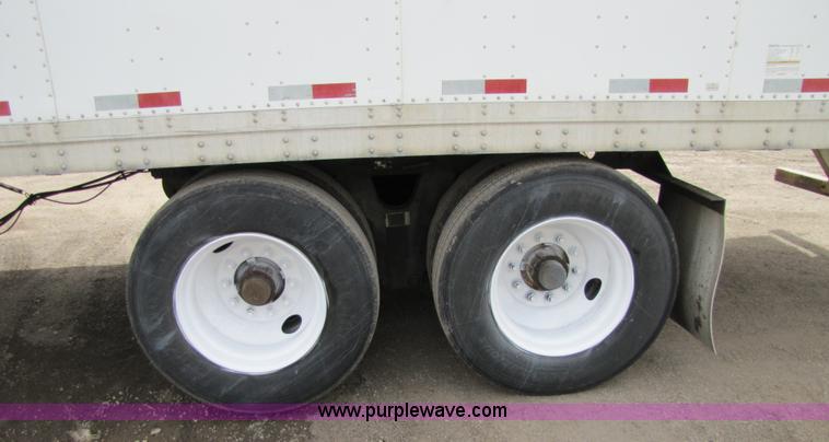 image for item 8547 2005 Strick 53' dry van semi trailer