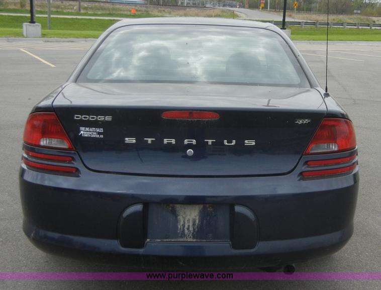 image for item 2060 2002 Dodge Stratus SXT