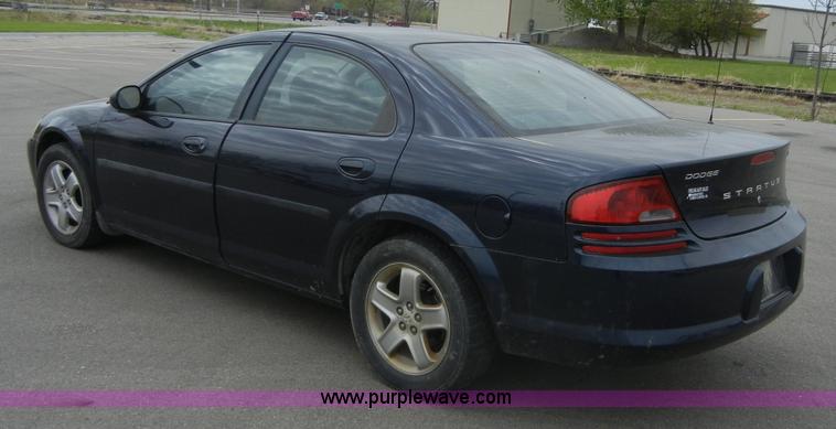 image for item 2060 2002 Dodge Stratus SXT