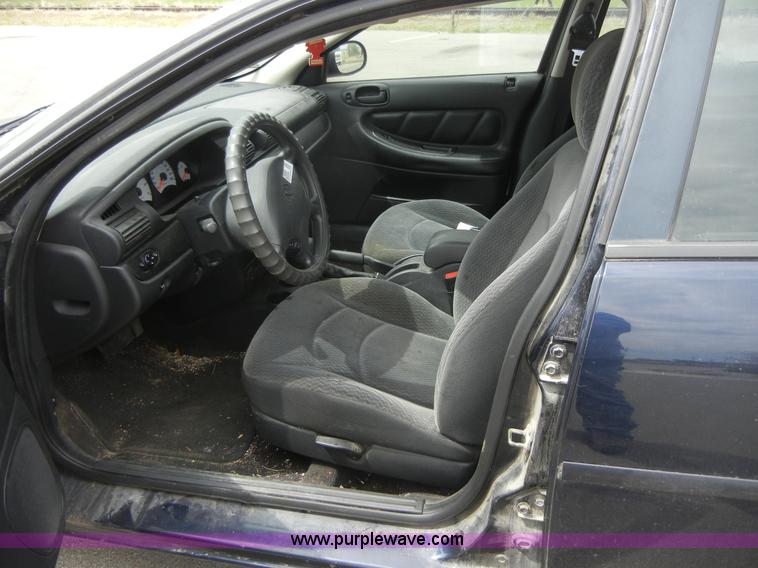 image for item 2060 2002 Dodge Stratus SXT