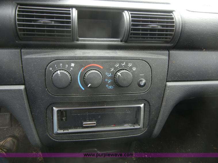 image for item 2060 2002 Dodge Stratus SXT