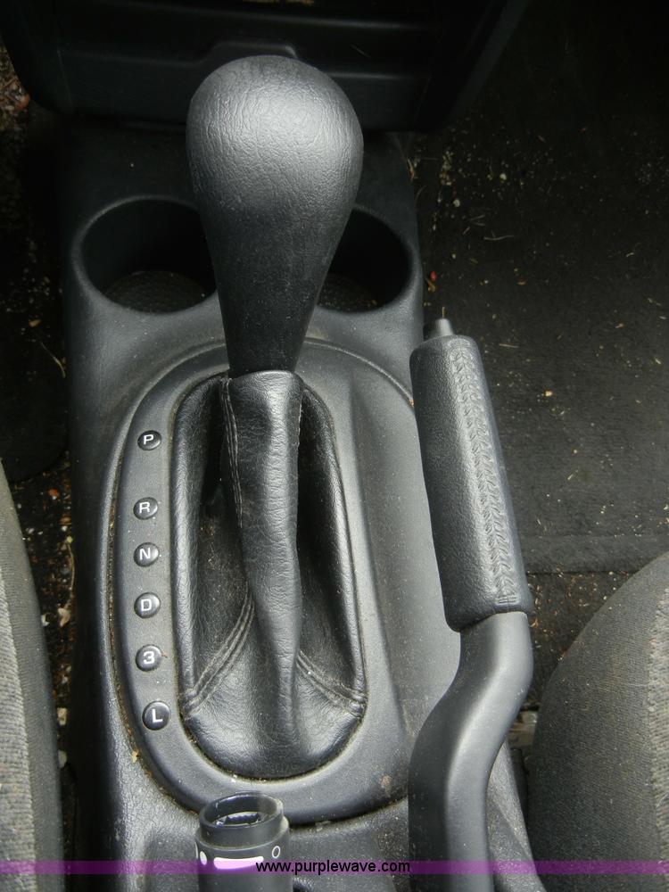 image for item 2060 2002 Dodge Stratus SXT