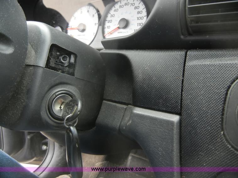 image for item 2060 2002 Dodge Stratus SXT