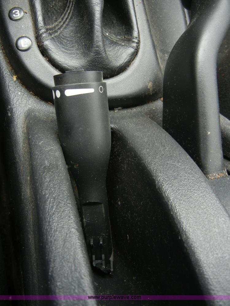 image for item 2060 2002 Dodge Stratus SXT