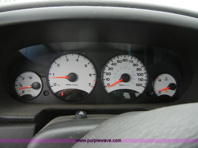 image for item 2060 2002 Dodge Stratus SXT