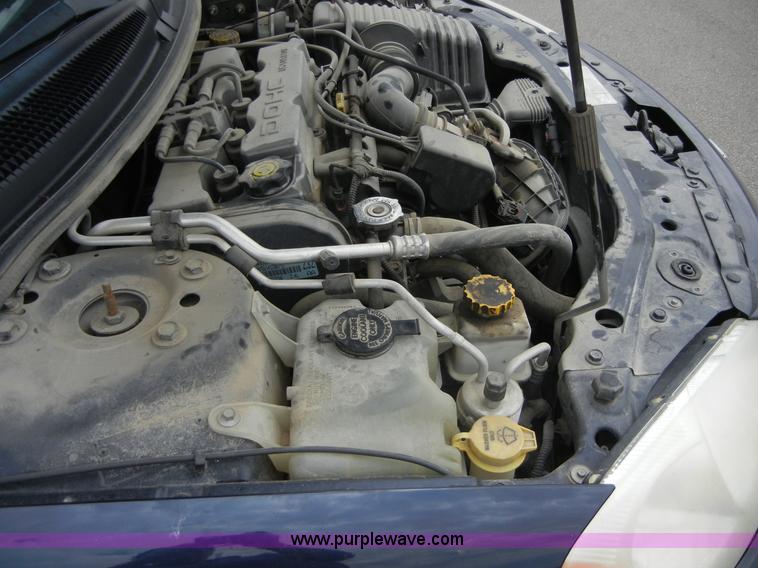 image for item 2060 2002 Dodge Stratus SXT