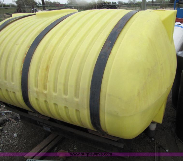 image for item 2466 1,000 gallon ply tank
