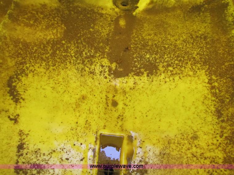 image for item 2466 1,000 gallon ply tank