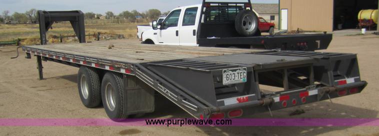 image for item 2976 2006 May 30' flatbed goose neck trailer
