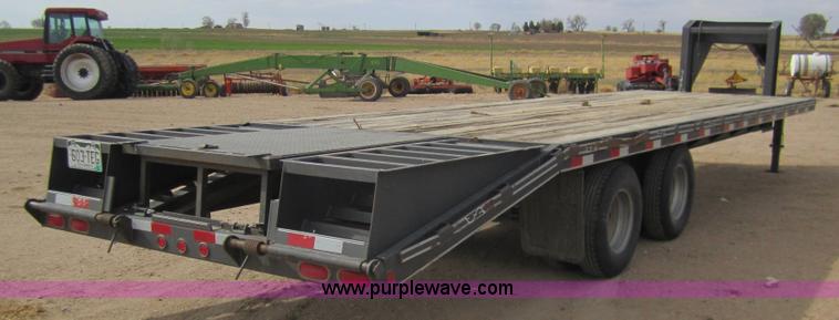 image for item 2976 2006 May 30' flatbed goose neck trailer