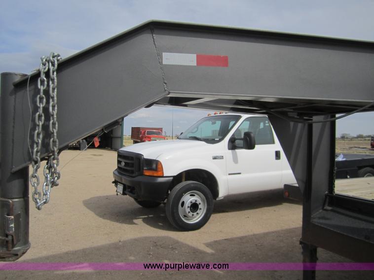image for item 2976 2006 May 30' flatbed goose neck trailer
