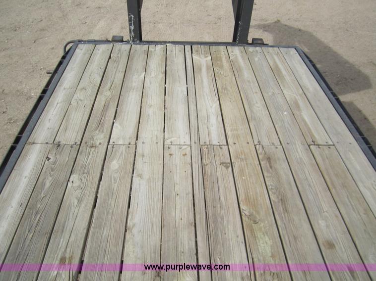 image for item 2976 2006 May 30' flatbed goose neck trailer