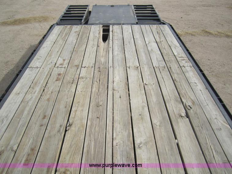 image for item 2976 2006 May 30' flatbed goose neck trailer
