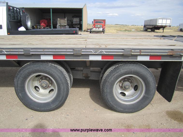 image for item 2976 2006 May 30' flatbed goose neck trailer