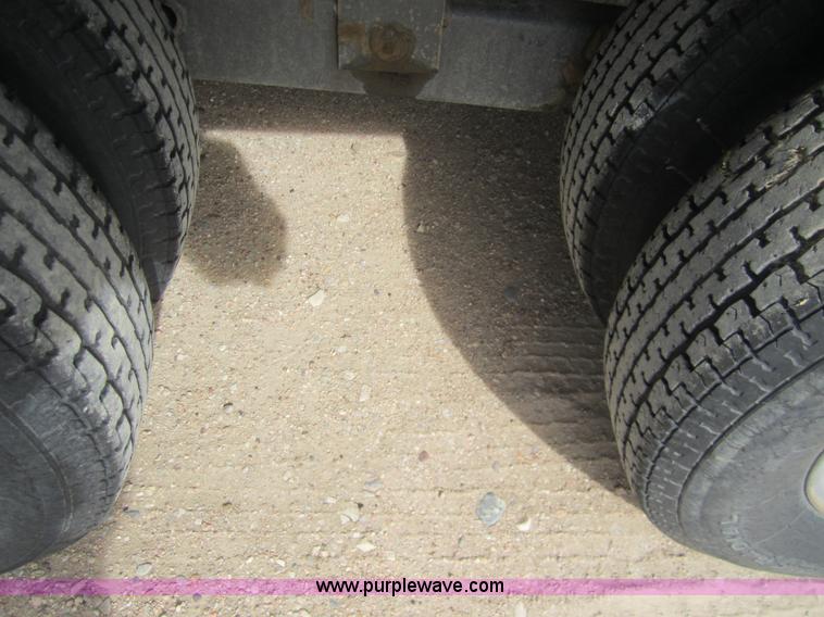 image for item 2976 2006 May 30' flatbed goose neck trailer