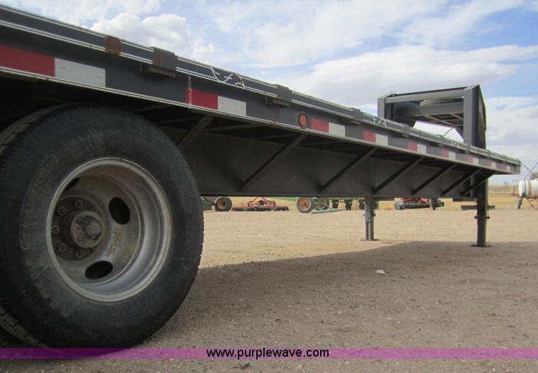 image for item 2976 2006 May 30' flatbed goose neck trailer
