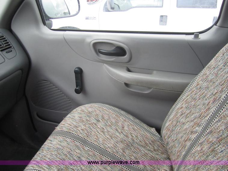 image for item 2985 2001 Ford F150 supercab pickup truck