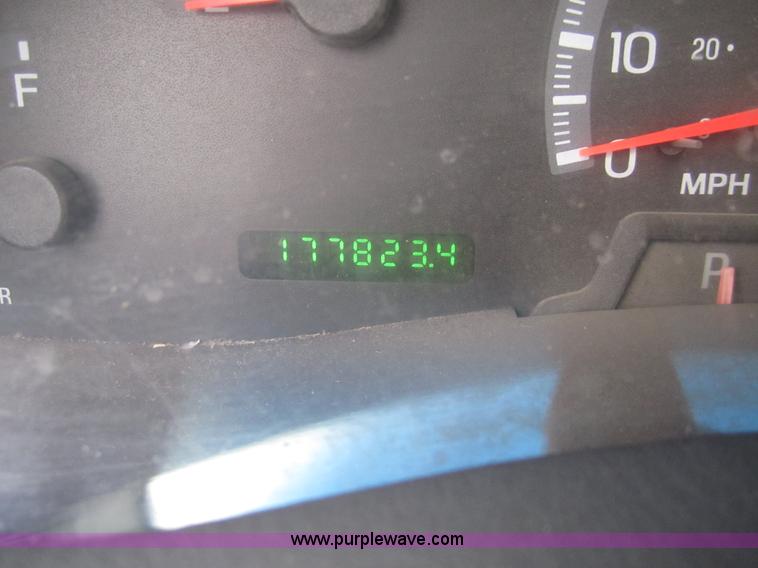 image for item 2985 2001 Ford F150 supercab pickup truck