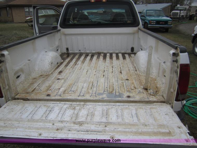 image for item 2985 2001 Ford F150 supercab pickup truck