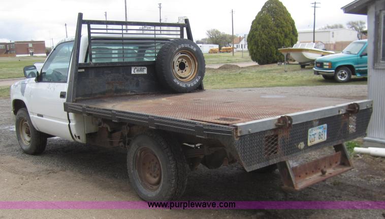 image for item 2986 1989 Chevrolet C2500 pickup truck