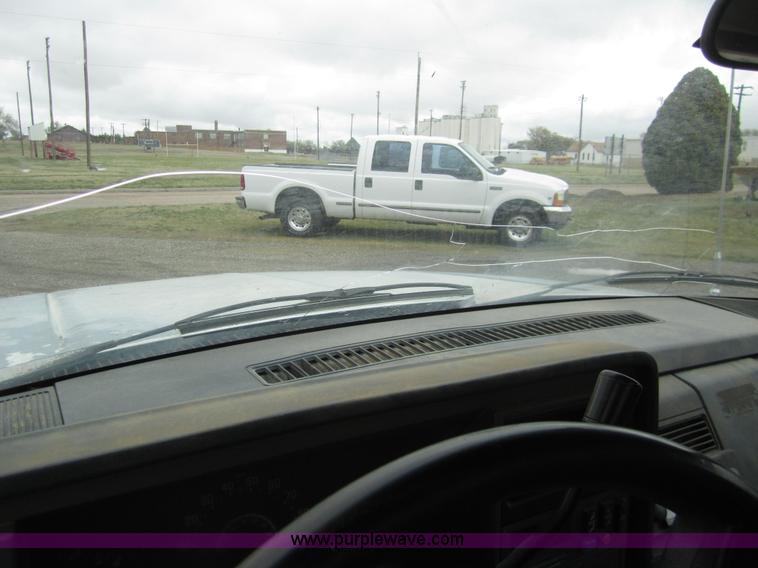 image for item 2986 1989 Chevrolet C2500 pickup truck