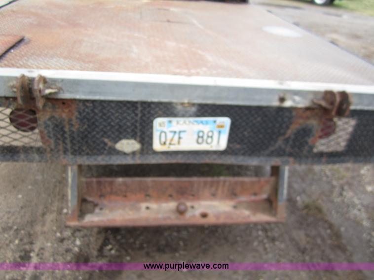 image for item 2986 1989 Chevrolet C2500 pickup truck