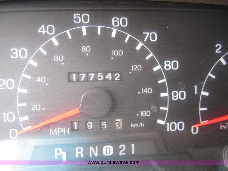 image for item 2987 1999 Ford F250 XLT crew cab pickup truck