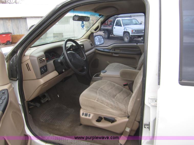 image for item 2987 1999 Ford F250 XLT crew cab pickup truck