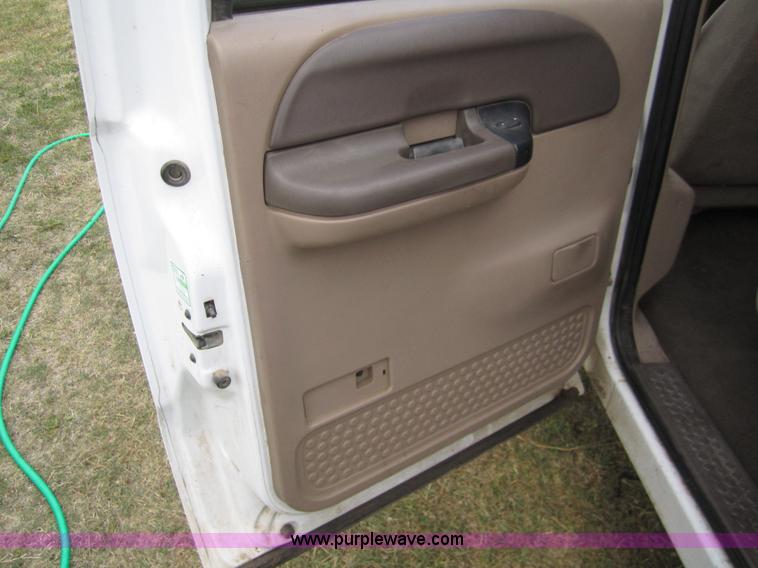 image for item 2987 1999 Ford F250 XLT crew cab pickup truck