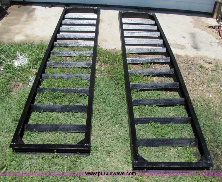 image for item 3440 2006 shop built 40' goose neck trailer