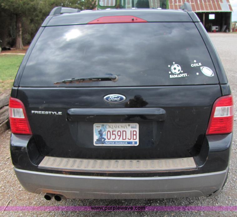 image for item 3444 2006 Ford Freestyle SE SUV