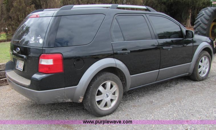image for item 3444 2006 Ford Freestyle SE SUV