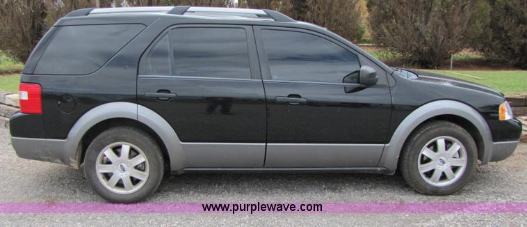 image for item 3444 2006 Ford Freestyle SE SUV