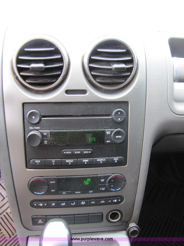 image for item 3444 2006 Ford Freestyle SE SUV