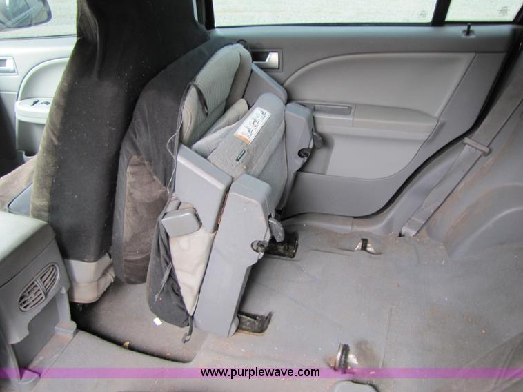 image for item 3444 2006 Ford Freestyle SE SUV