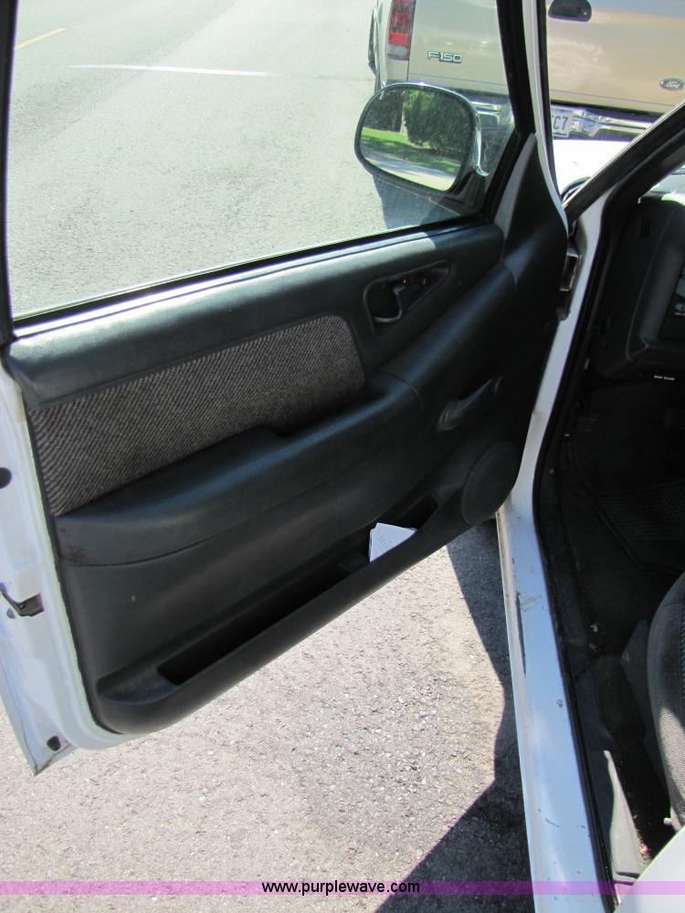 image for item 3459 1997 Chevrolet S10 pickup truck