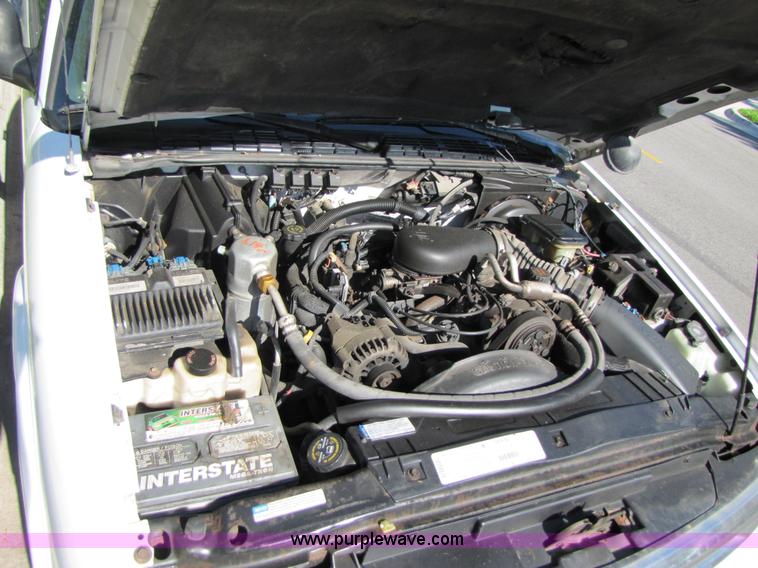 image for item 3459 1997 Chevrolet S10 pickup truck