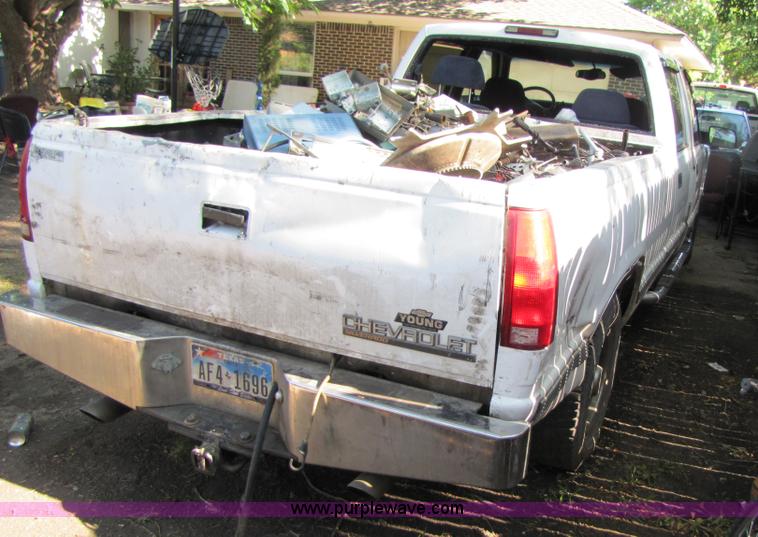 image for item 3460 1998 Chevrolet C3500 Silverado crew cab pickup truck