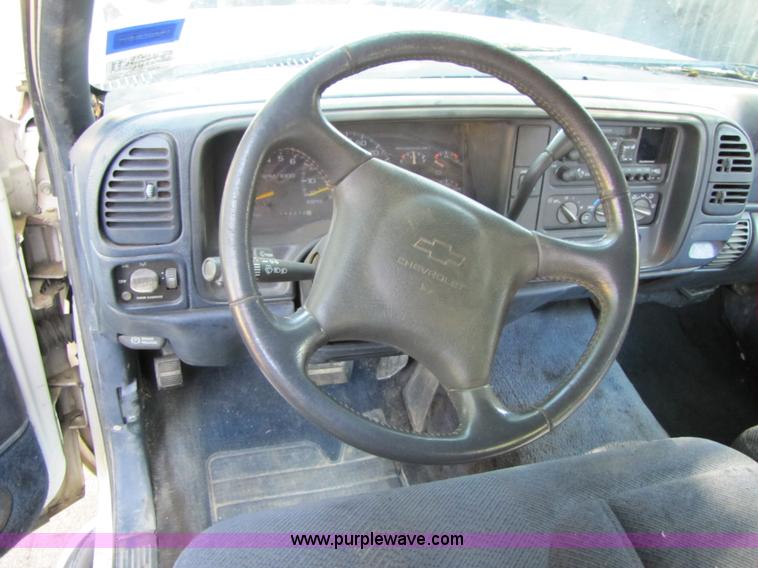 image for item 3460 1998 Chevrolet C3500 Silverado crew cab pickup truck