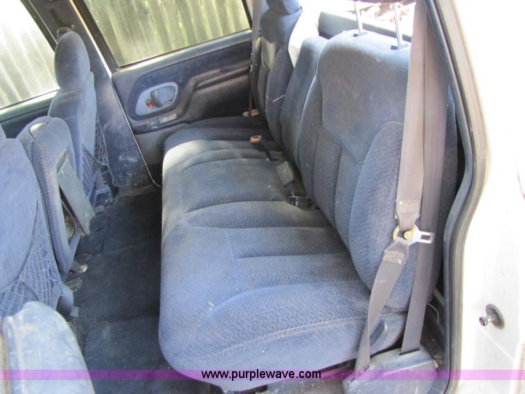 image for item 3460 1998 Chevrolet C3500 Silverado crew cab pickup truck