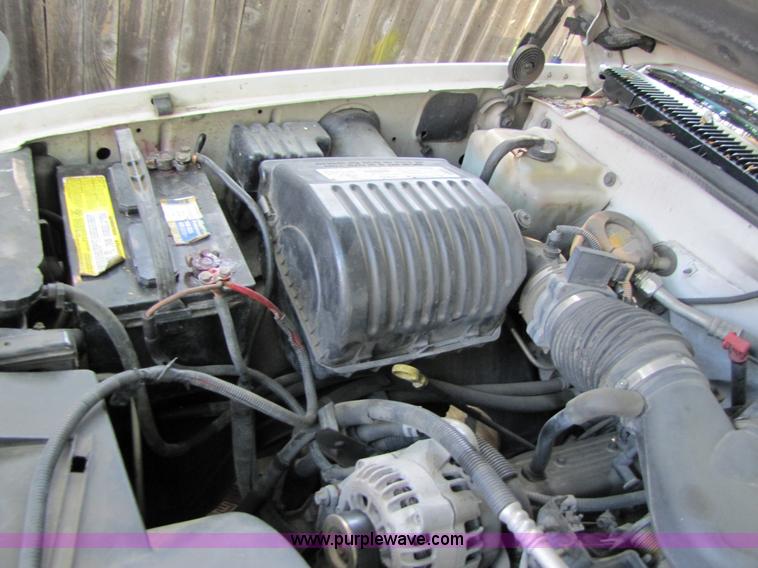 image for item 3460 1998 Chevrolet C3500 Silverado crew cab pickup truck